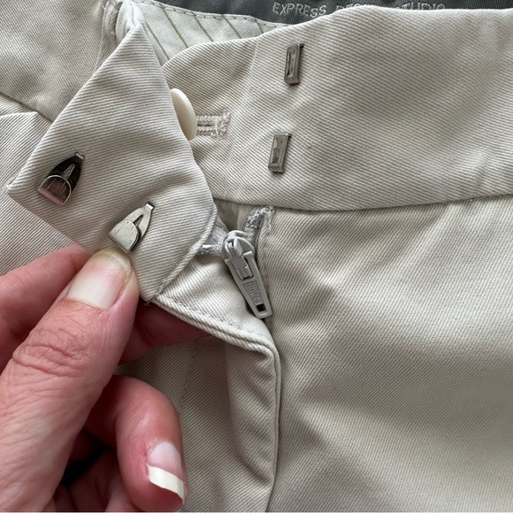 Express Editor Mid Rise Flare Leg Pants Trousers in Bone Women’s Sz 2R - Picture 7 of 10